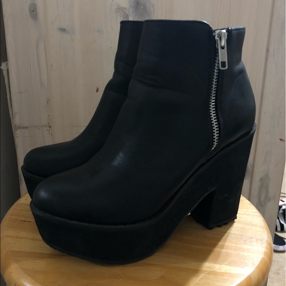 Forever 21 Shoes - F21 black leather booties